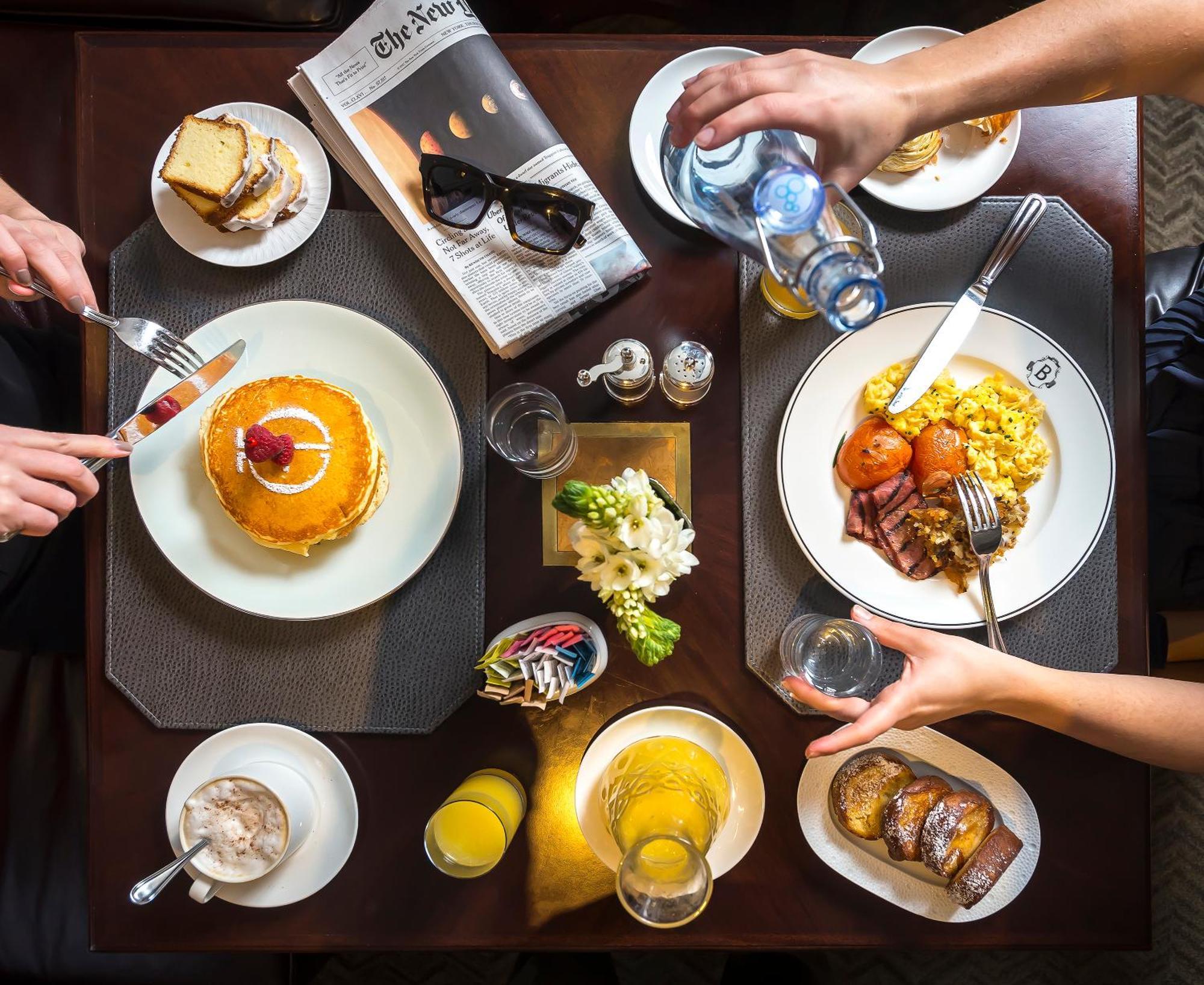 Intercontinental New York Barclay Hotel By Ihg Luaran gambar A typical breakfast at the restaurant