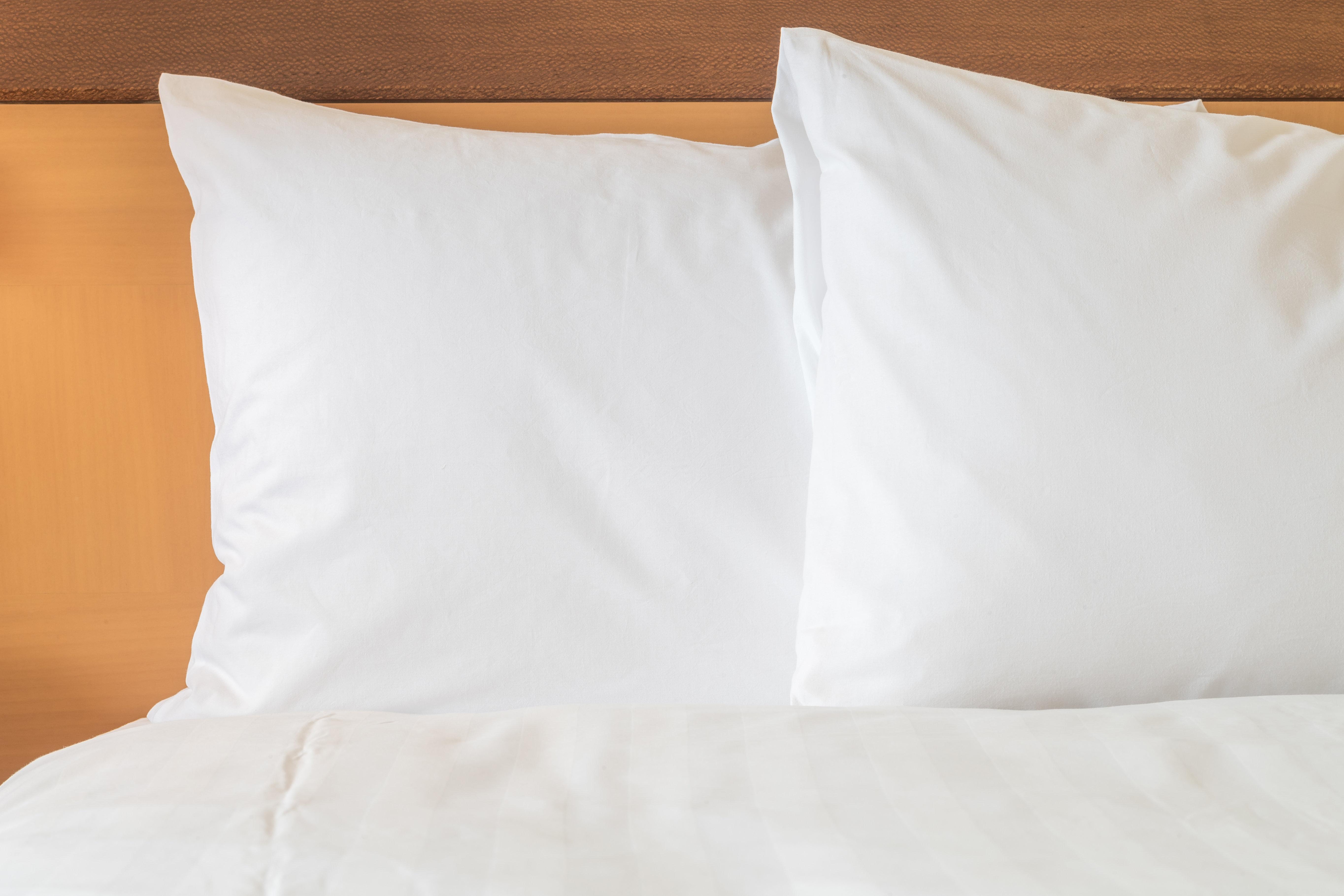 Intercontinental New York Barclay Hotel By Ihg Luaran gambar Two pillows on a bed